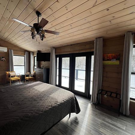 Firefly Fields 2-Acres With Guest House, Game Room, Mountain & River Views 塞维尔维尔 外观 照片