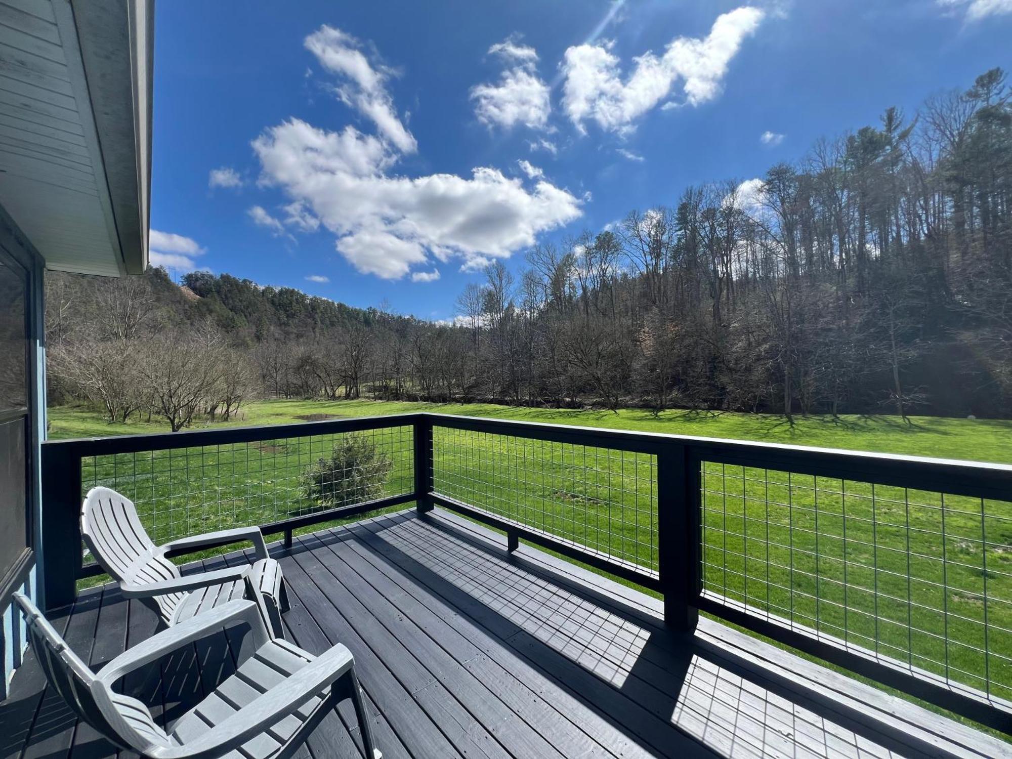 Firefly Fields 2-Acres With Guest House, Game Room, Mountain & River Views 塞维尔维尔 外观 照片