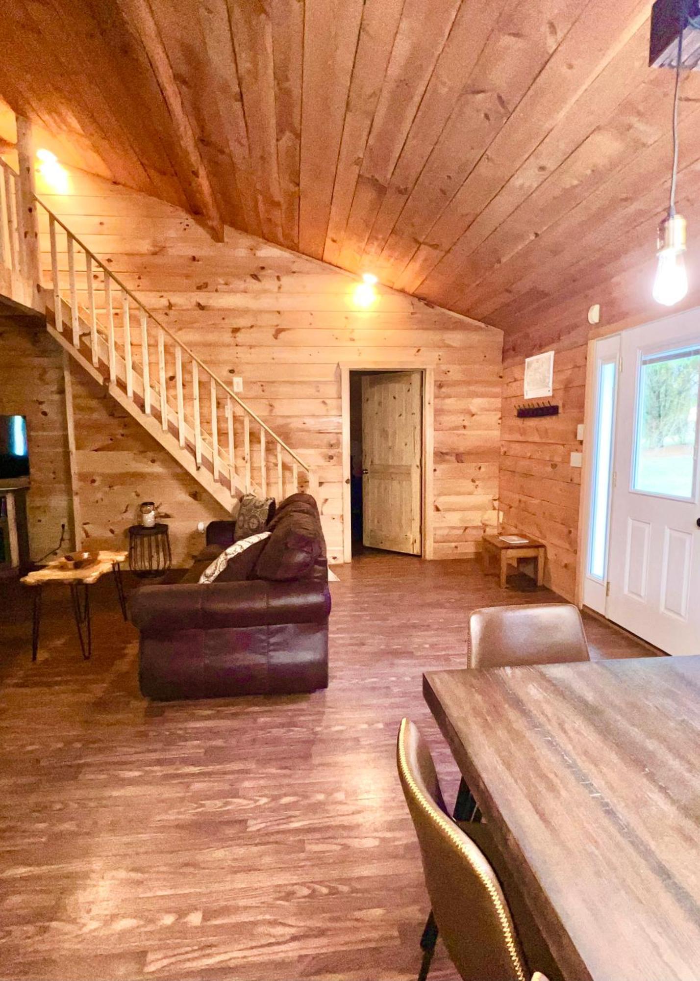 Firefly Fields 2-Acres With Guest House, Game Room, Mountain & River Views 塞维尔维尔 外观 照片