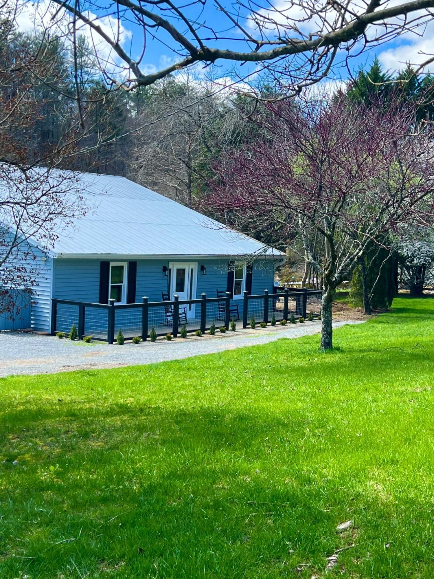 Firefly Fields 2-Acres With Guest House, Game Room, Mountain & River Views 塞维尔维尔 外观 照片