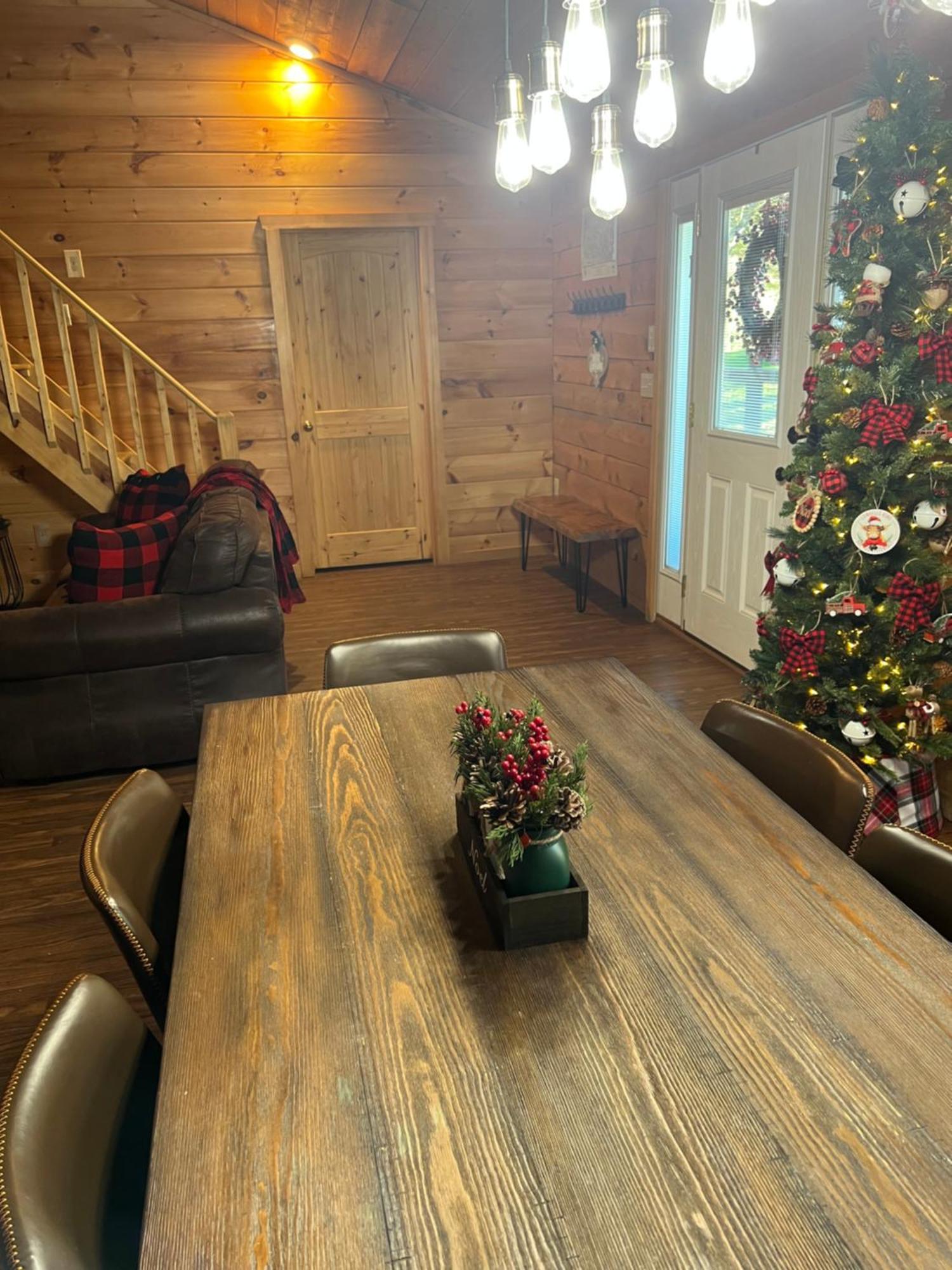 Firefly Fields 2-Acres With Guest House, Game Room, Mountain & River Views 塞维尔维尔 外观 照片