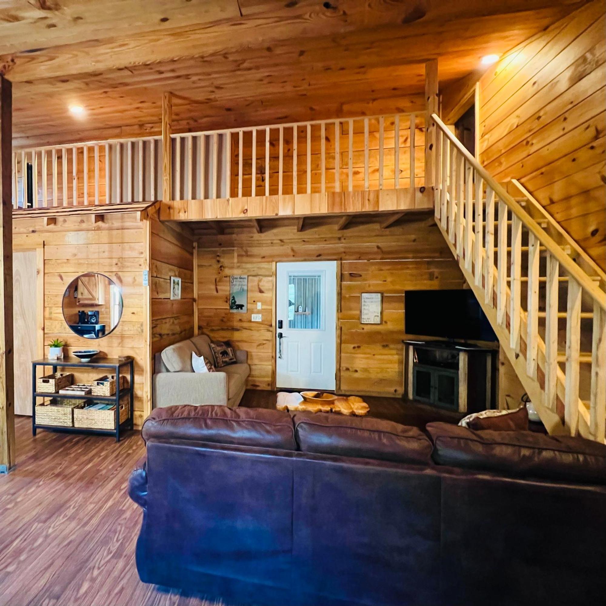 Firefly Fields 2-Acres With Guest House, Game Room, Mountain & River Views 塞维尔维尔 外观 照片