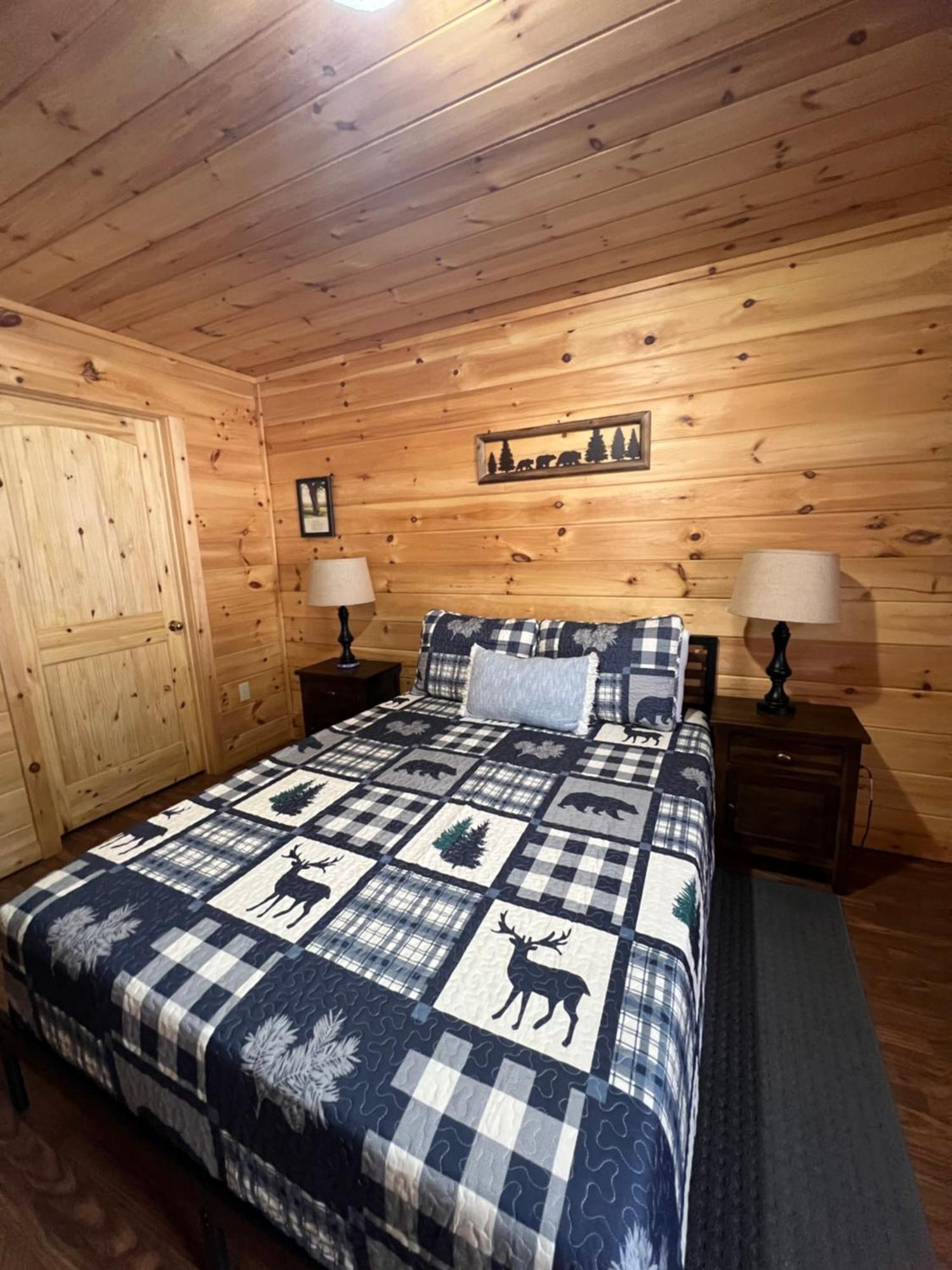Firefly Fields 2-Acres With Guest House, Game Room, Mountain & River Views 塞维尔维尔 外观 照片