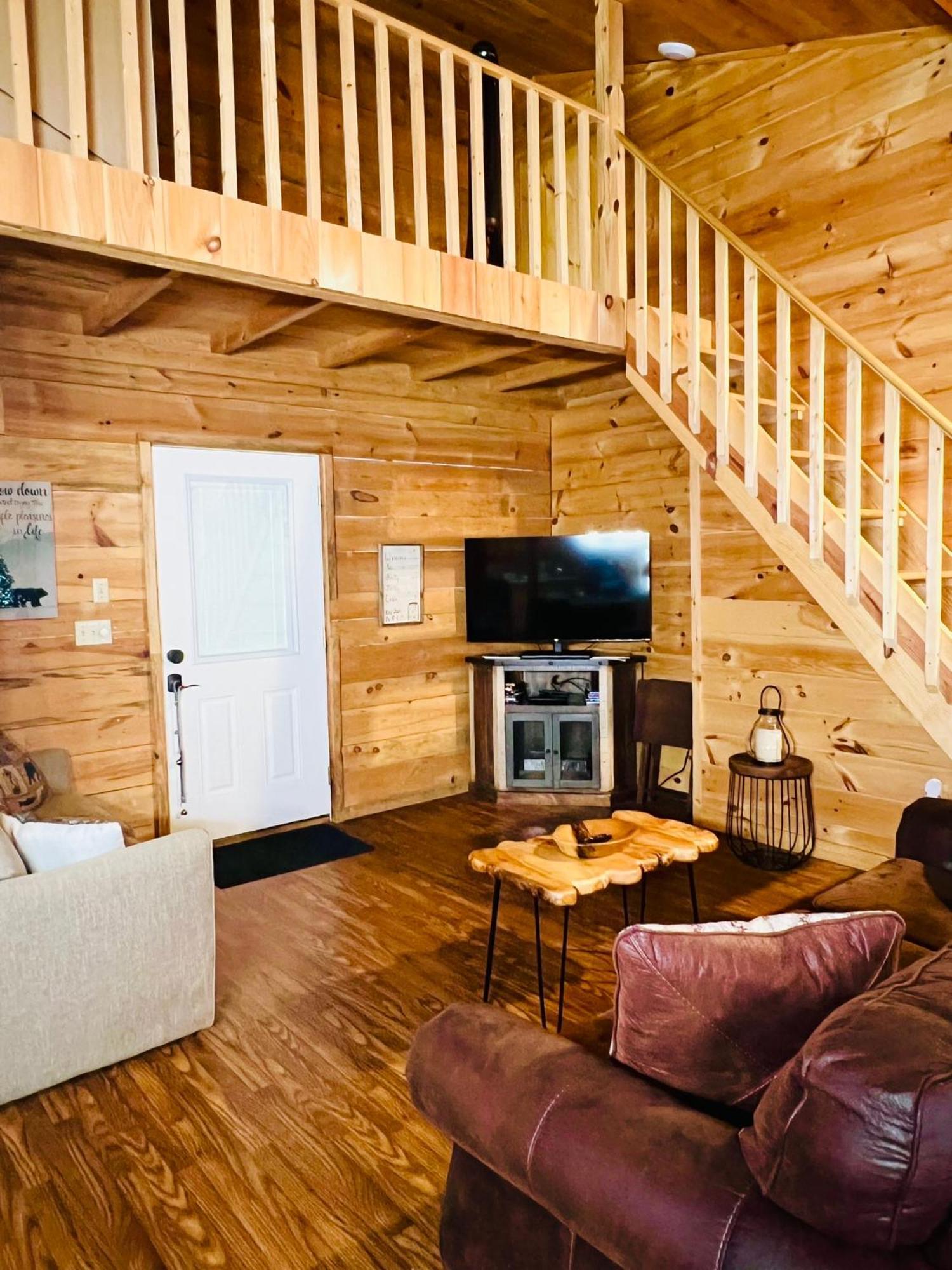 Firefly Fields 2-Acres With Guest House, Game Room, Mountain & River Views 塞维尔维尔 外观 照片
